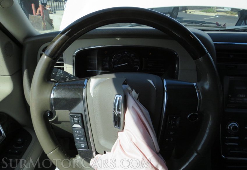 2015 Lincoln Navigator - Image 56