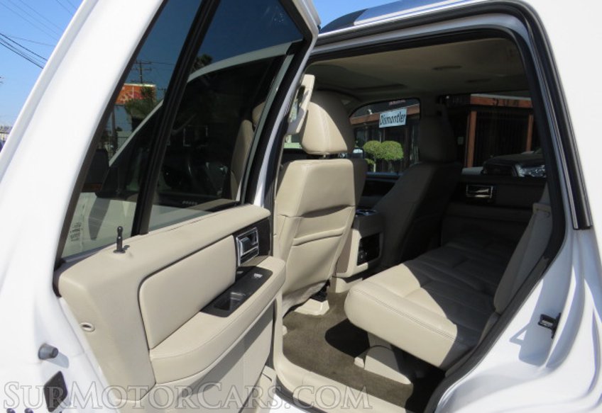 2015 Lincoln Navigator - Image 24