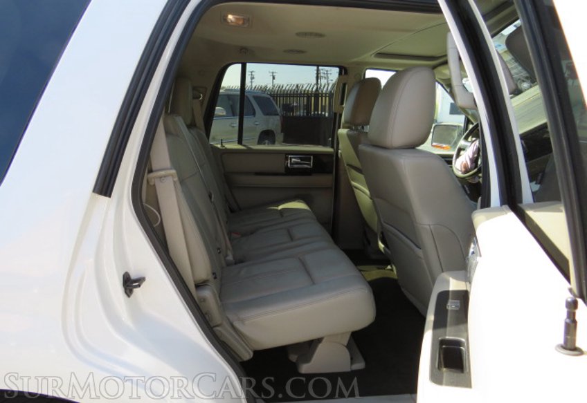 2015 Lincoln Navigator - Image 35