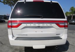 2015 Lincoln Navigator - Image 6