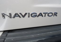 2015 Lincoln Navigator - Image 15