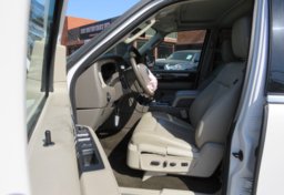 2015 Lincoln Navigator - Image 22