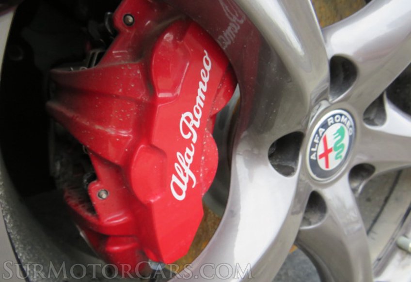 2017 Alfa Romeo Giulia - Image 24