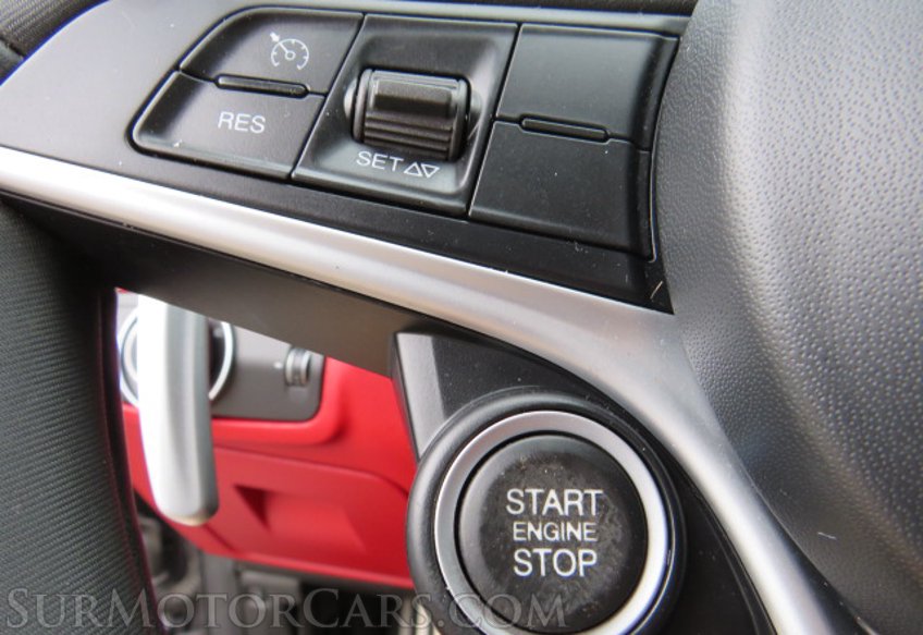 2017 Alfa Romeo Giulia - Image 33