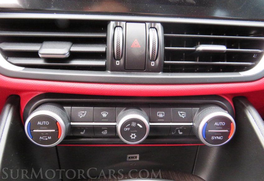 2017 Alfa Romeo Giulia - Image 36