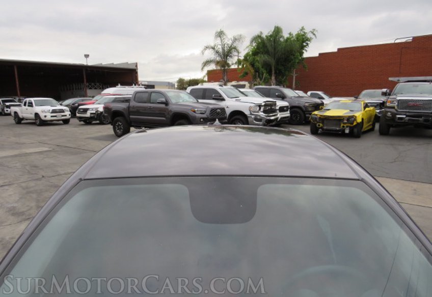 2017 Alfa Romeo Giulia - Image 12