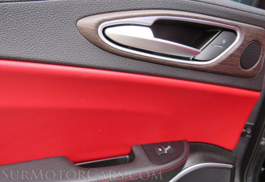 2017 Alfa Romeo Giulia - Image 49