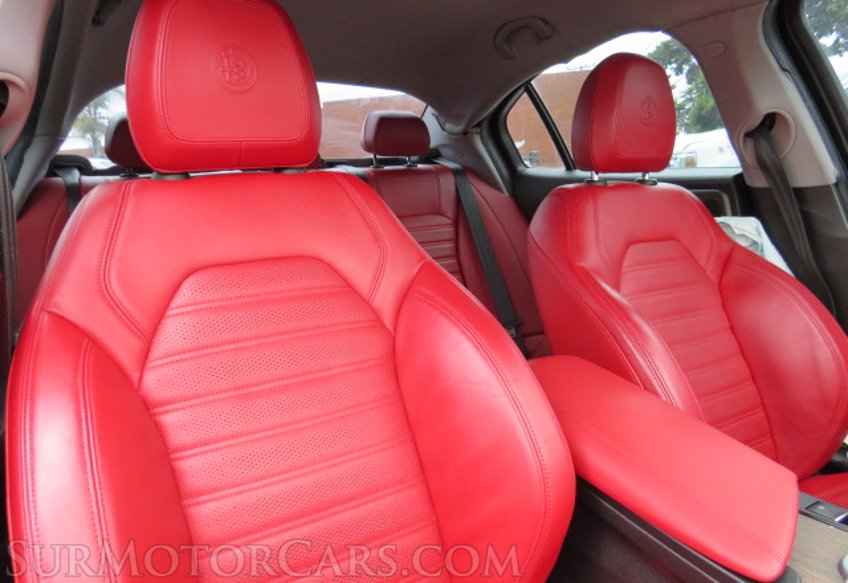 2017 Alfa Romeo Giulia - Image 27