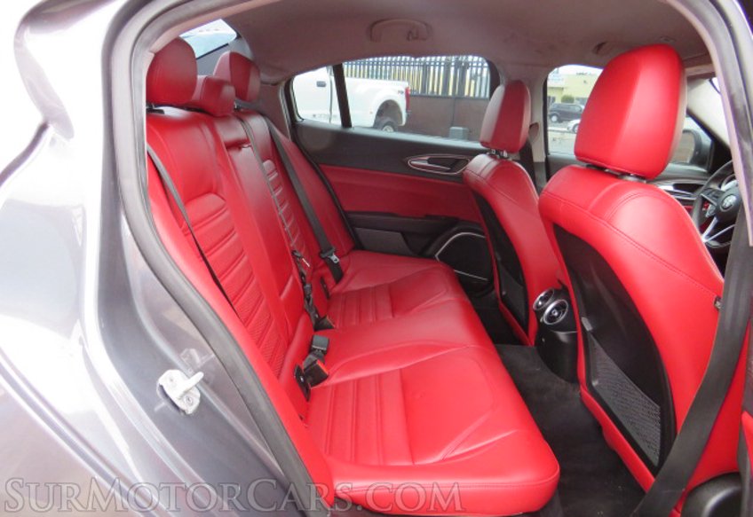 2017 Alfa Romeo Giulia - Image 31