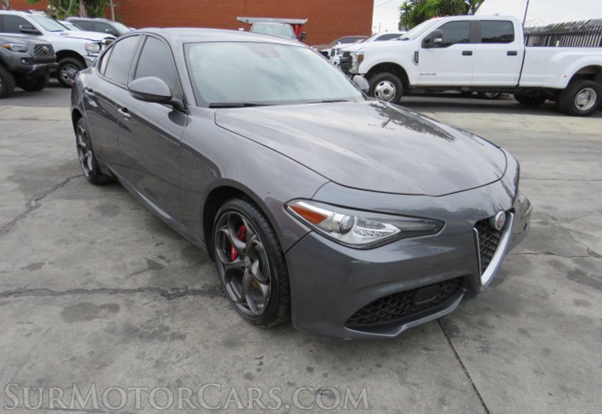 2017 Alfa Romeo Giulia - Image 3