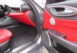 2017 Alfa Romeo Giulia - Image 51