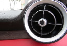 2017 Alfa Romeo Giulia - Image 52