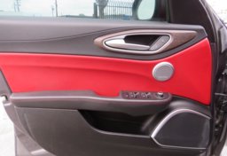 2017 Alfa Romeo Giulia - Image 42