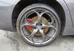 2017 Alfa Romeo Giulia - Image 25