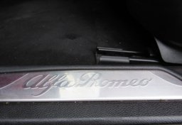 2017 Alfa Romeo Giulia - Image 41