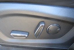 2020 Ford Explorer - Image 40