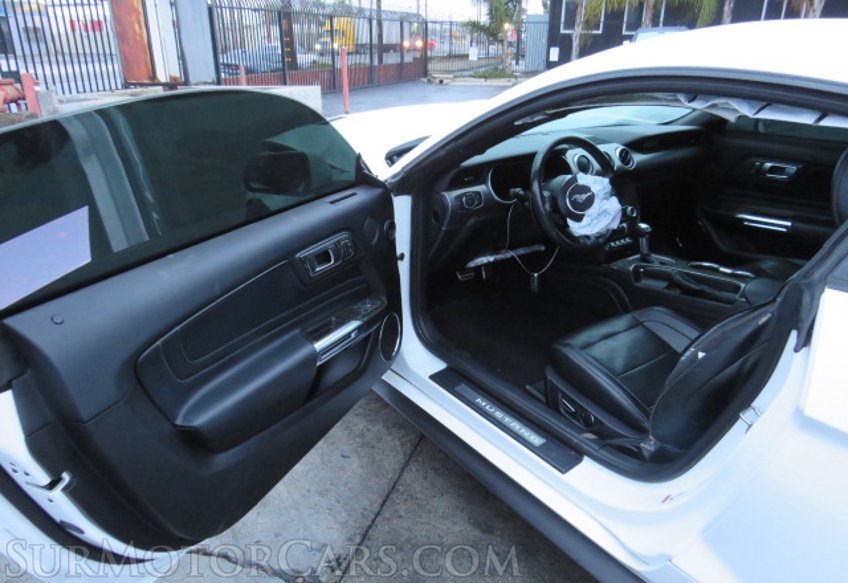 2019 Ford Mustang - Image 20