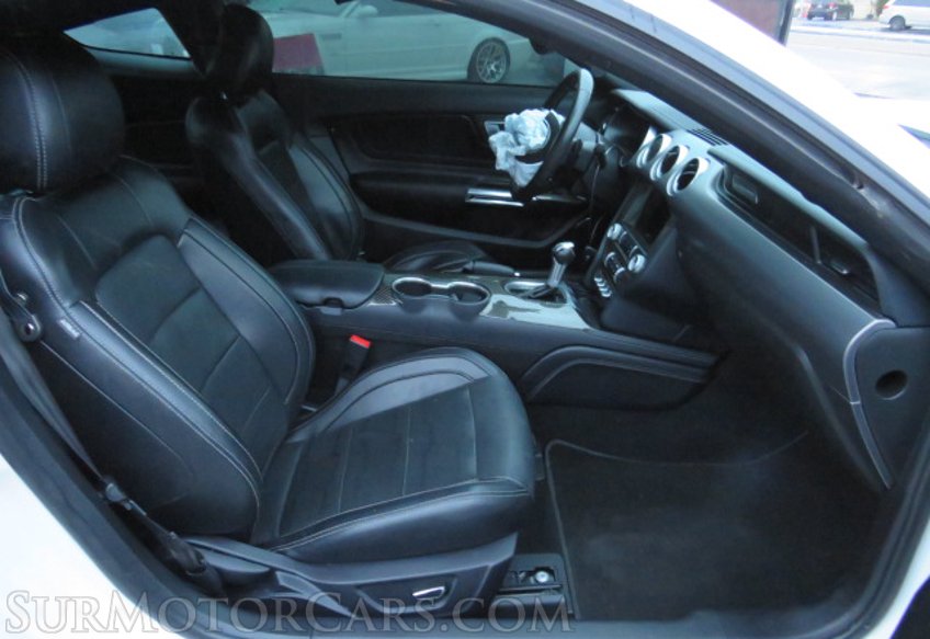 2019 Ford Mustang - Image 25