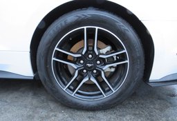 2019 Ford Mustang - Image 19