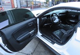 2019 Ford Mustang - Image 20