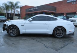 2019 Ford Mustang - Image 6