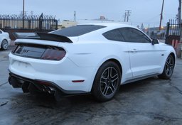 2019 Ford Mustang - Image 7