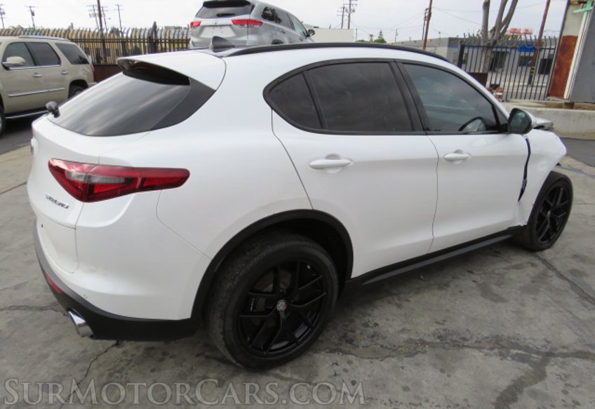 2019 Alfa Romeo Stelvio - Image 6