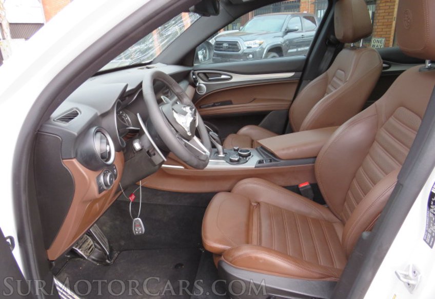 2019 Alfa Romeo Stelvio - Image 24