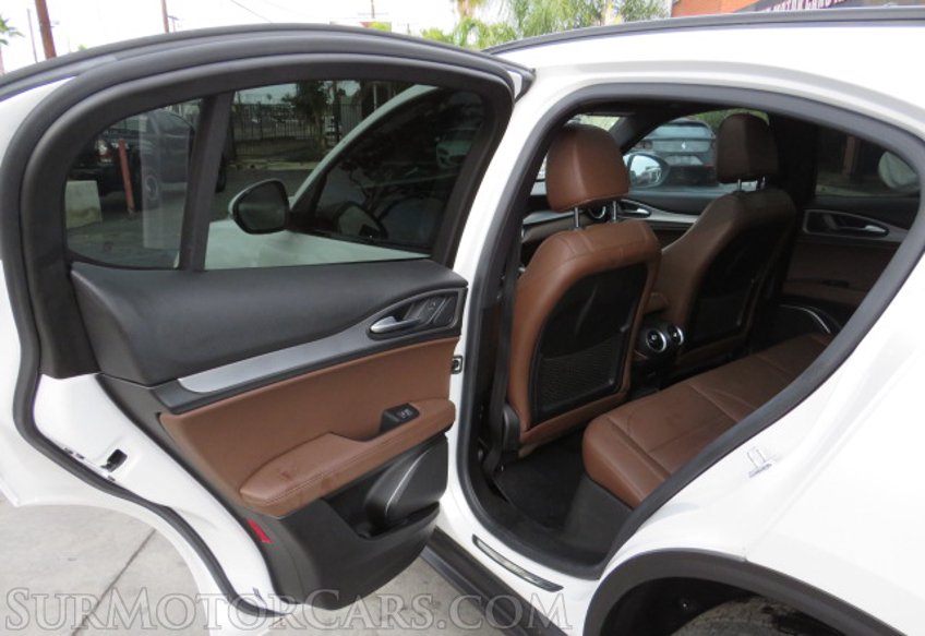 2019 Alfa Romeo Stelvio - Image 28
