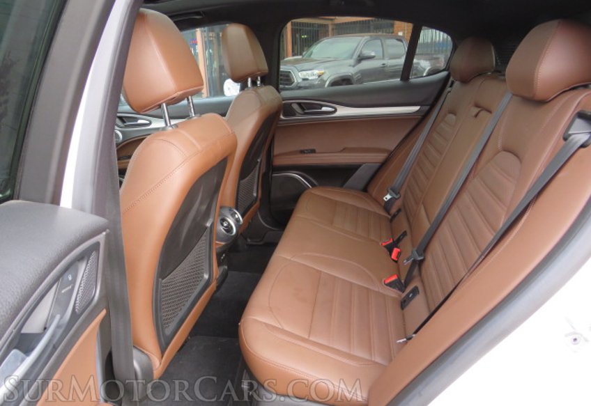 2019 Alfa Romeo Stelvio - Image 22