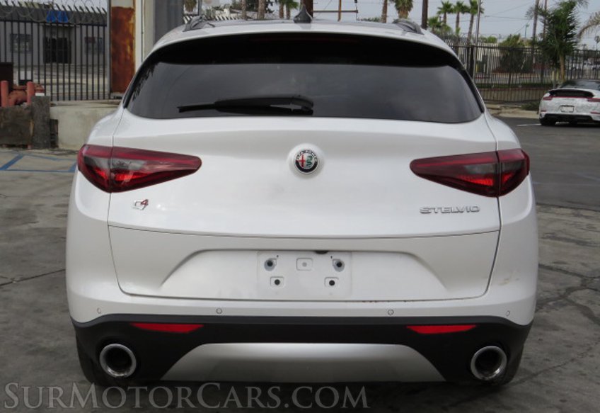 2019 Alfa Romeo Stelvio - Image 11