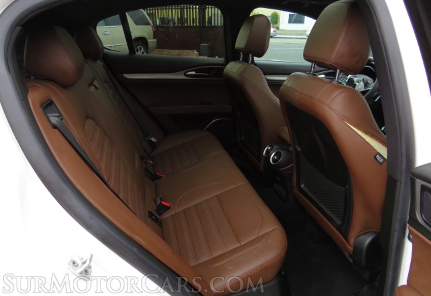 2019 Alfa Romeo Stelvio - Image 20