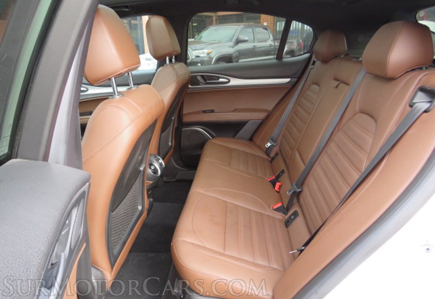 2019 Alfa Romeo Stelvio - Image 23
