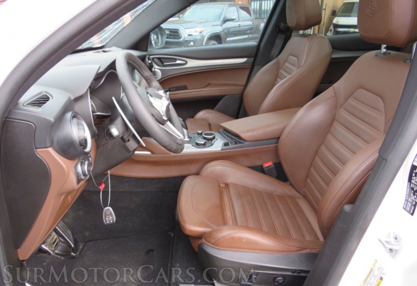 2019 Alfa Romeo Stelvio - Image 25
