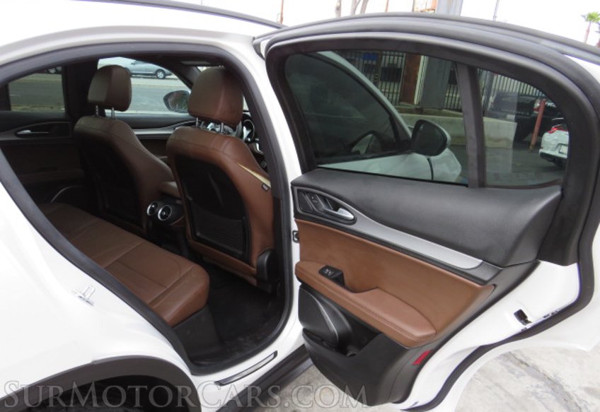 2019 Alfa Romeo Stelvio - Image 29