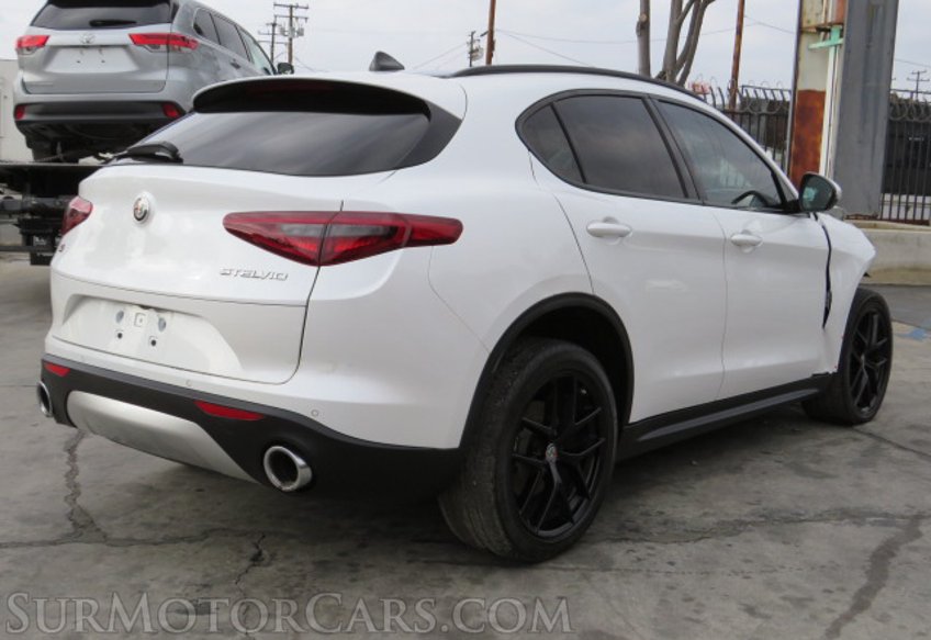 2019 Alfa Romeo Stelvio - Image 7