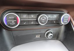 2019 Alfa Romeo Stelvio - Image 39