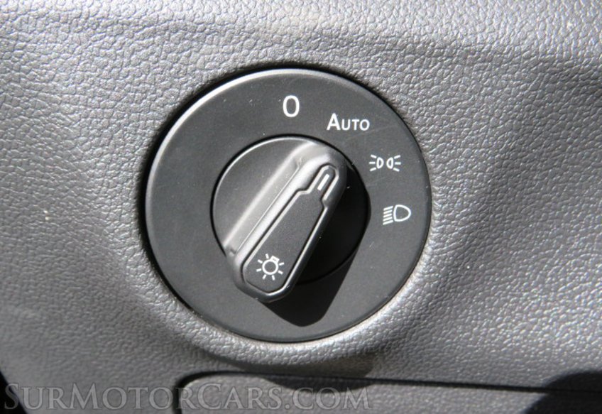 2019 Volkswagen Jetta GLI - Image 34