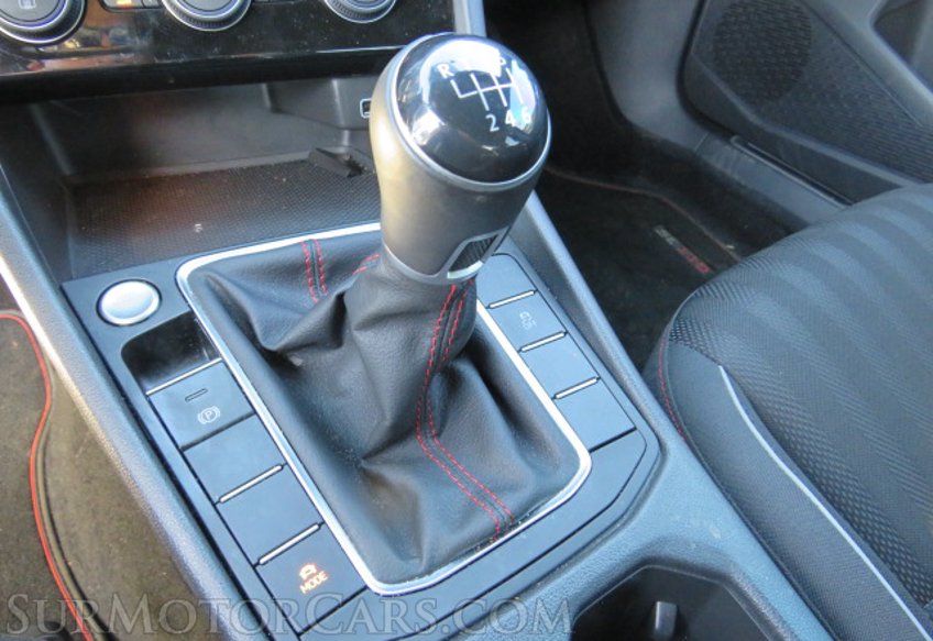 2019 Volkswagen Jetta GLI - Image 24