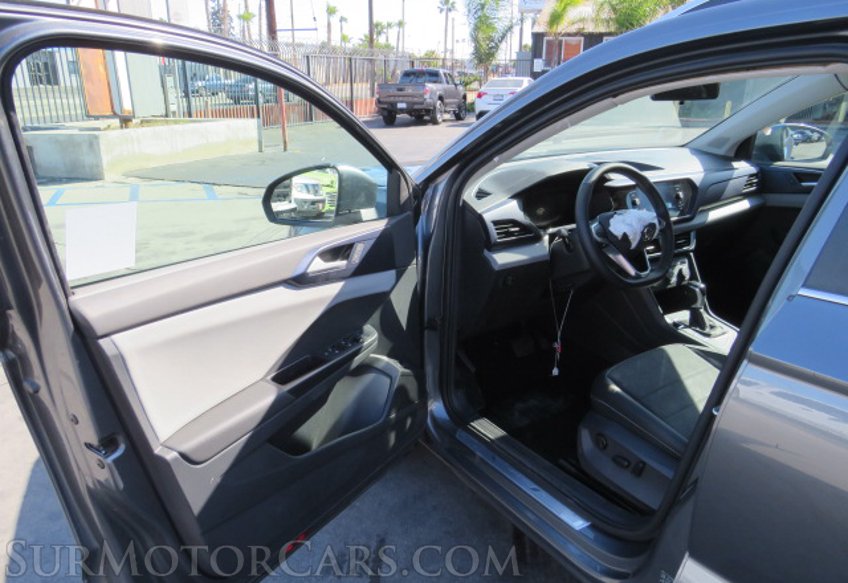 2022 Volkswagen Taos - Image 20