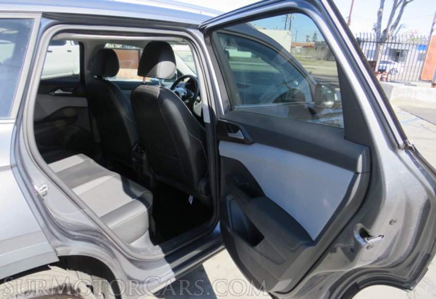 2022 Volkswagen Taos - Image 23