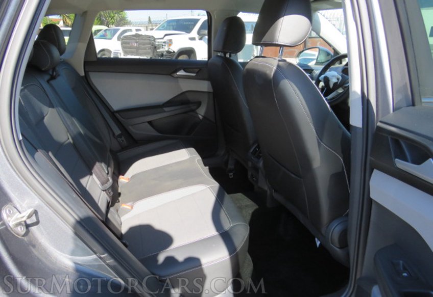 2022 Volkswagen Taos - Image 31