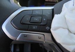 2022 Volkswagen Taos - Image 34