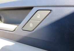 2022 Volkswagen Taos - Image 39