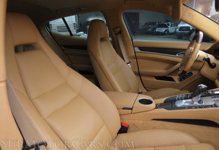 2014 Porsche Panamera - Image 24