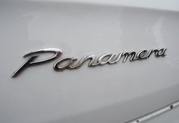 2014 Porsche Panamera - Image 17