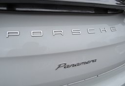 2014 Porsche Panamera - Image 16
