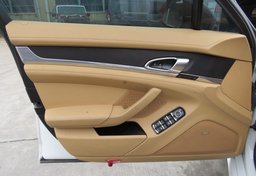 2014 Porsche Panamera - Image 48