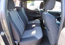 2020 Toyota Tacoma 4WD - Image 29