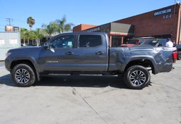 2020 Toyota Tacoma 4WD - Image 5